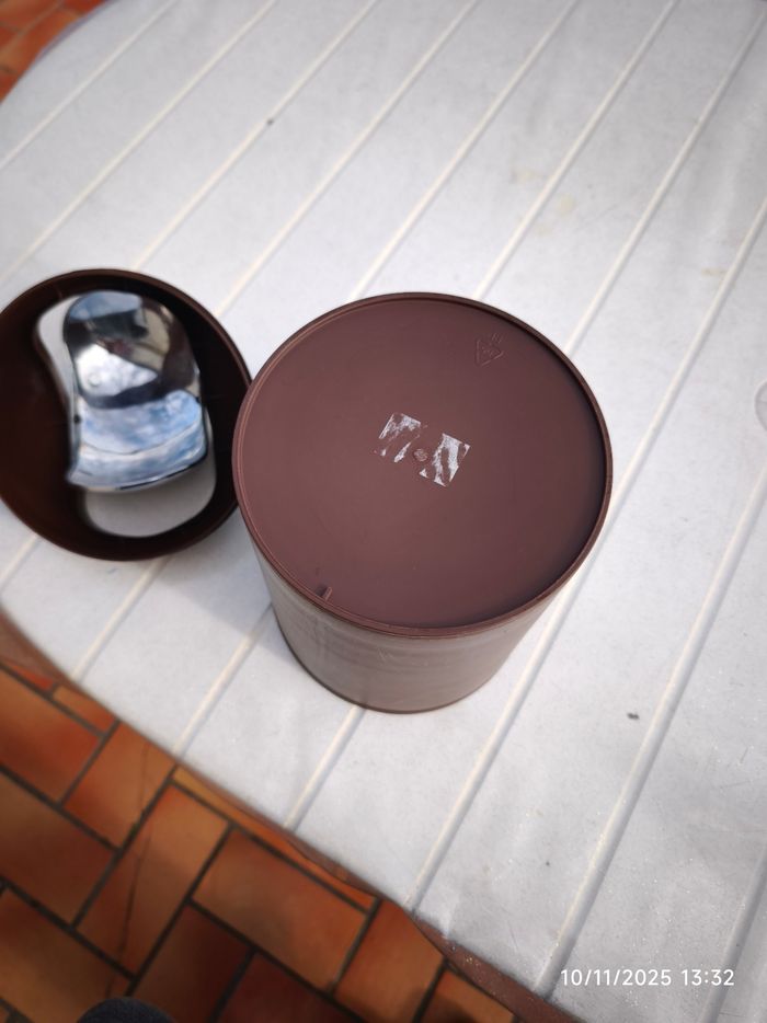 Petite poubelle marron - photo numéro 9