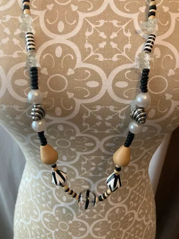 Sautoir motif zébré