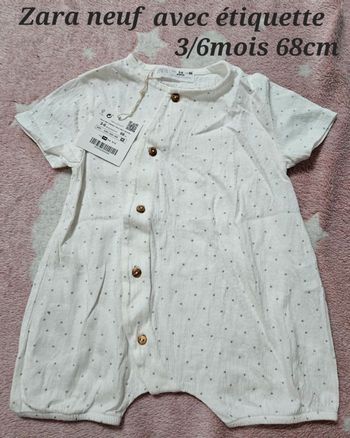 1 barboteuse étoiles marque Zara taille 3 / 6 mois neuve avec étiquette