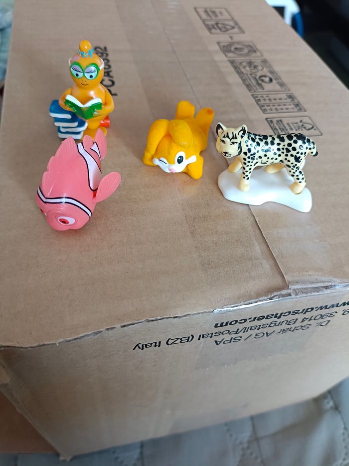 Figurines de collection x4