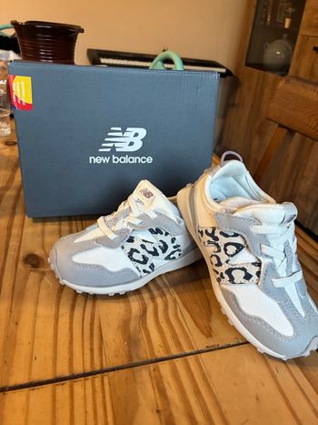 Chaussures New Balance 327  enfant  23,5