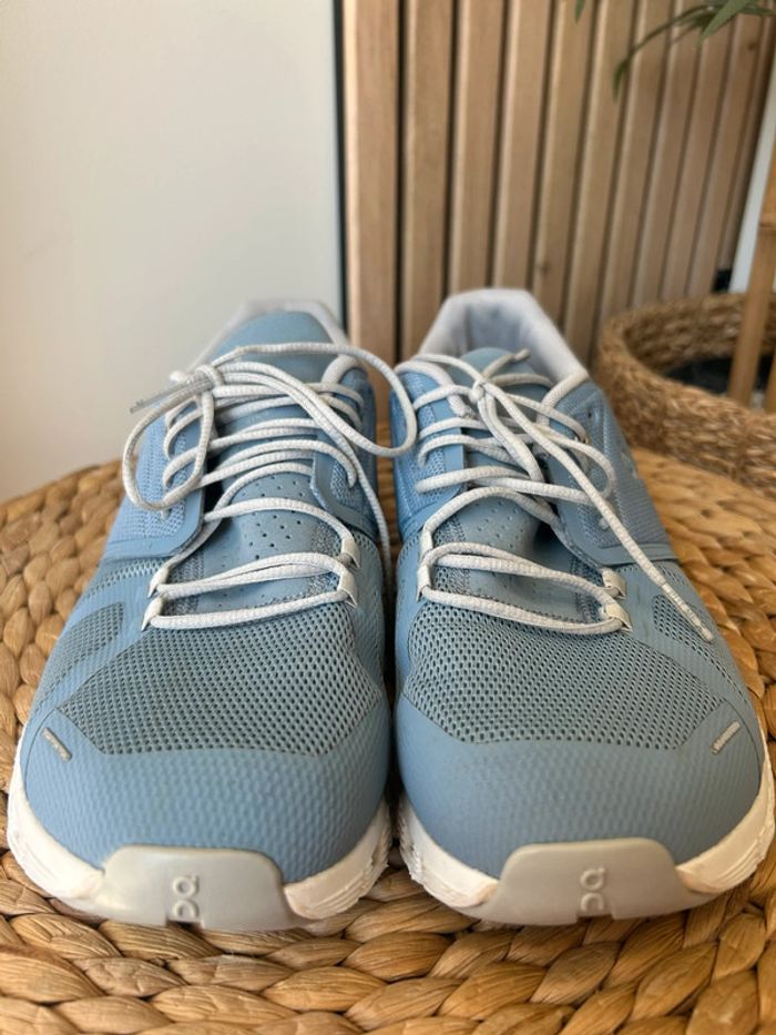 Baskets On Running homme taille 44,5 - photo numéro 3