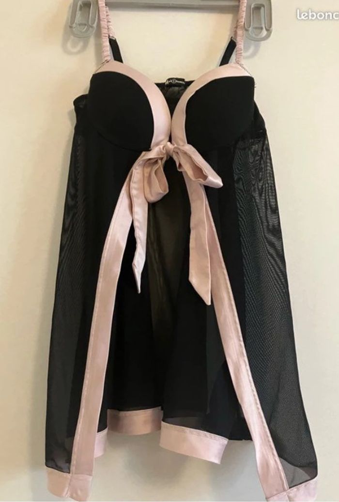 Nuisette noire et rose