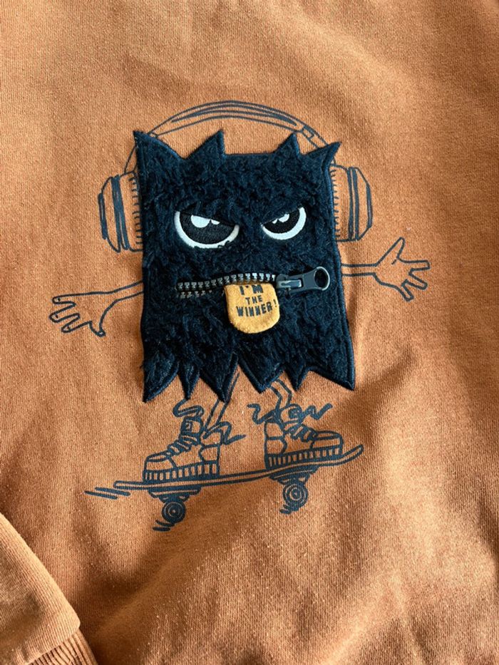 Pull monstre - photo numéro 2