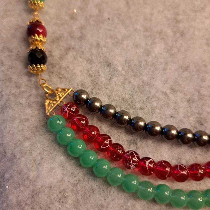 Collier chic multi rang vert noir et rouge - photo numéro 6