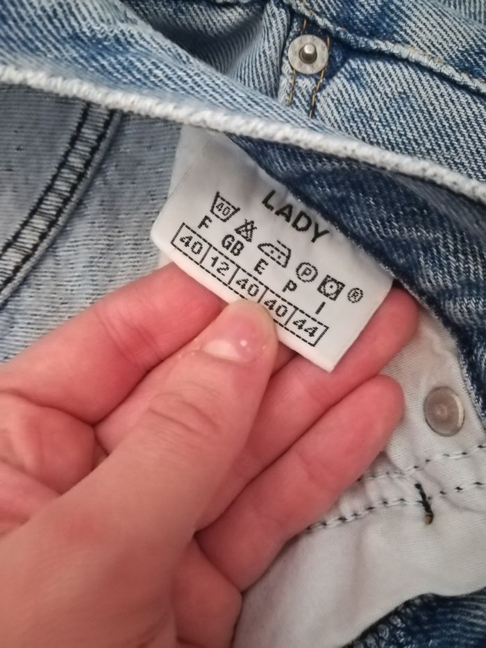 Jean bleu clair taille haute, taille 40, marque Tex, très bon état Jean bleu clair taille haute, taille 40, marque Tex, très bon état - photo numéro 3