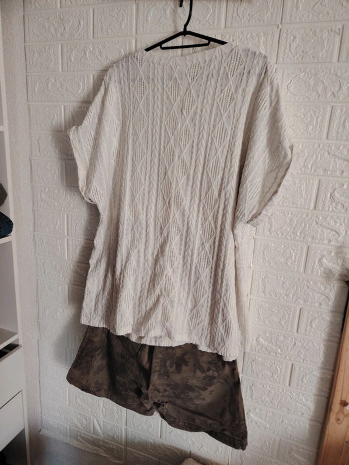 Ensemble short kaki, tee-shirt blanc et tour de cou - photo numéro 8