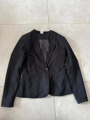 Blazer court noir Vero Moda, taille 38, très bon état