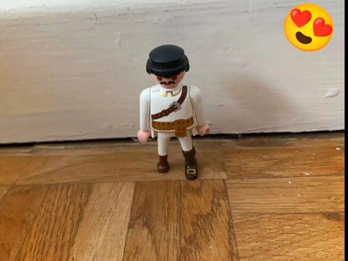 Figurine