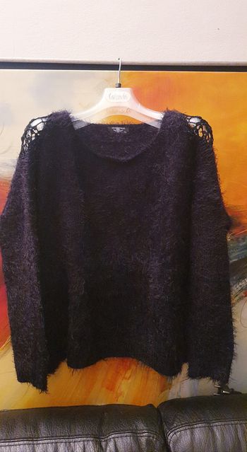Neuf !Magnifique pull chaud et très féminin a la fois taille Unique