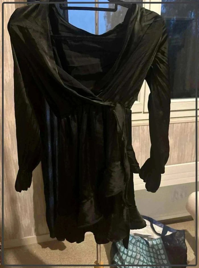 Robe  noire taille  36 - photo numéro 3