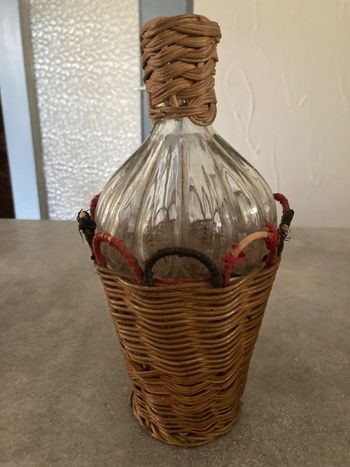 Bouteille verre osier vintage