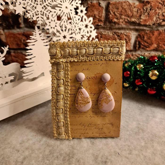 Boucles d'oreilles pendante rose et doré - photo numéro 2