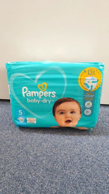 Couches Pampers baby-dry T5