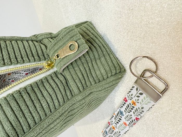 Trousse de toilette XL couleur kaki fleurie - photo numéro 10