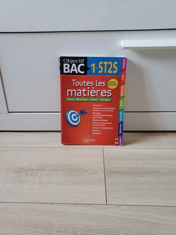 Livre 📕 Objectif bac 1° ST2S hachette education 5€