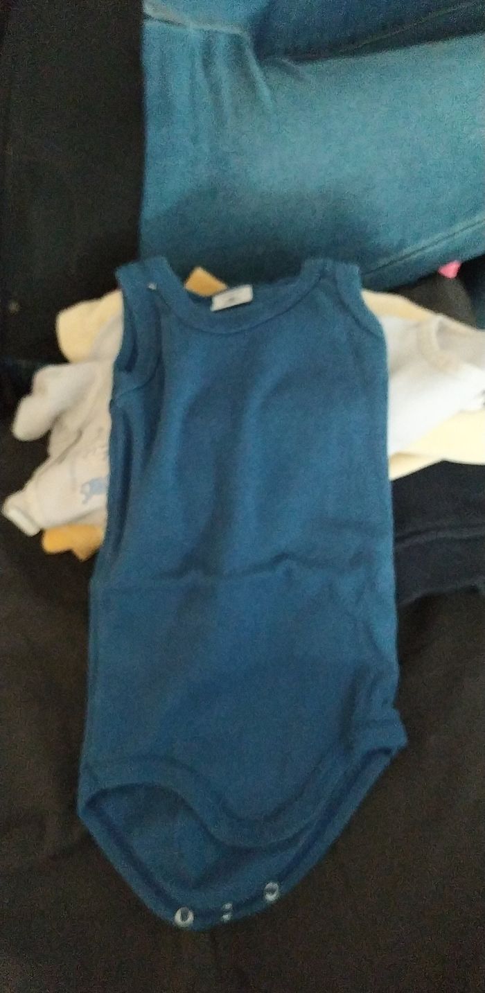 Lot de vêtements - photo numéro 3