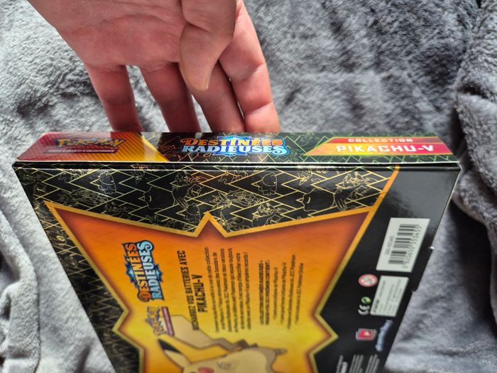 Coffret pikachu v destinées radieuses - photo numéro 4