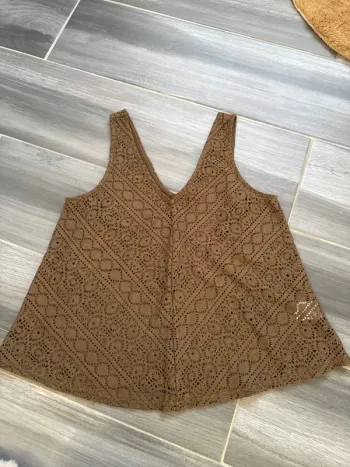 Débardeur effet brodé
