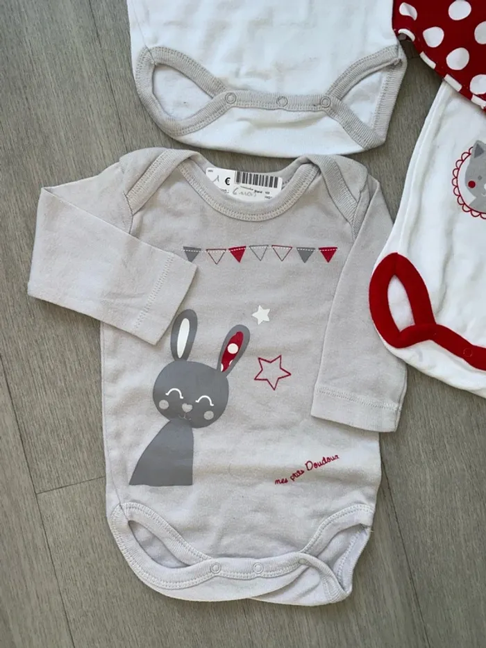 Lot de 3 bodies 6mois mixte - photo numéro 2