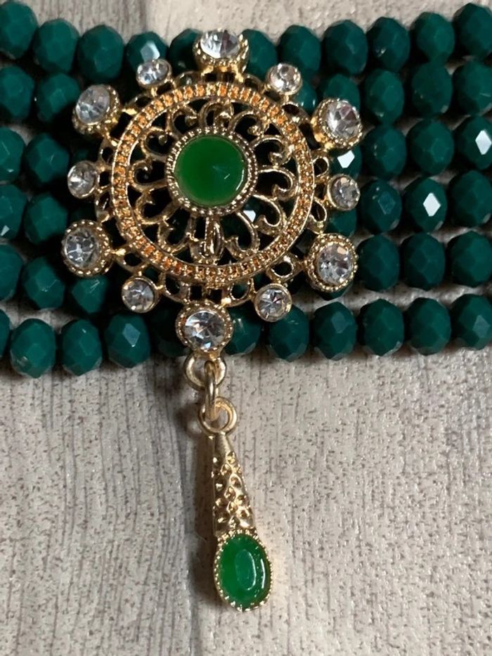 Collier ras de cou et boucle vert - photo numéro 8