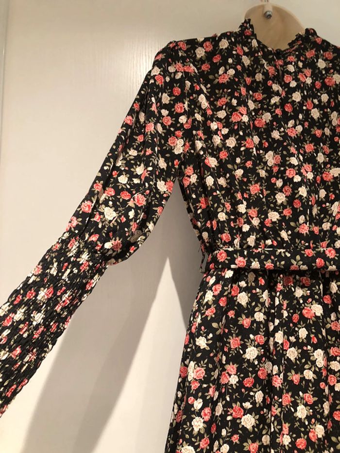 Robe fleurs  noir rose crème  beige taille S shein - photo numéro 11