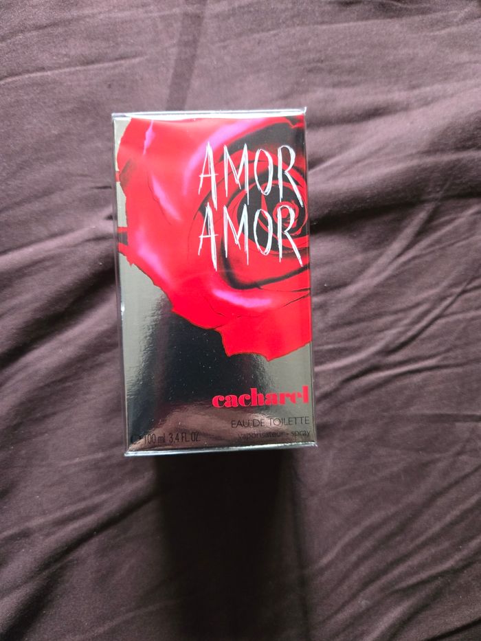 Parfum amor amor cacharel neuf - photo numéro 1