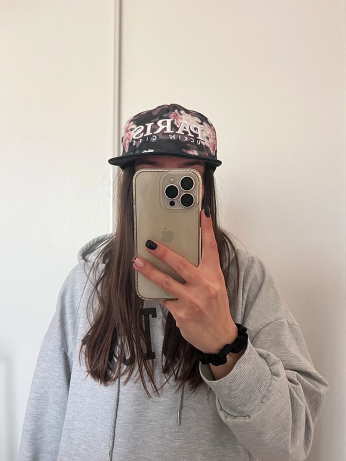 🧢 Casquette Snapback "Paris Fuckin’ Cité" à fleurs 🌸