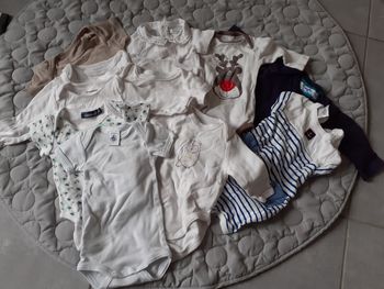 Lot de 11 body 1 mois