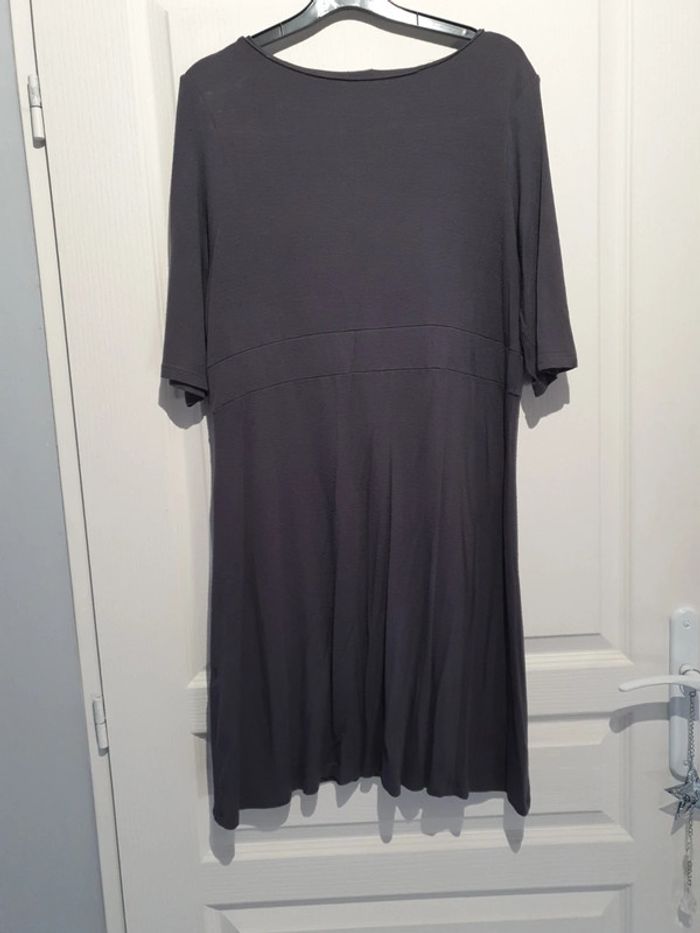 Robe grise camaieu - photo numéro 5