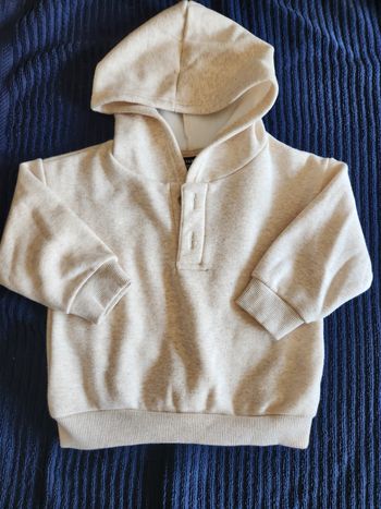 Sweat-shirt à capuche kiabi crème 24 mois