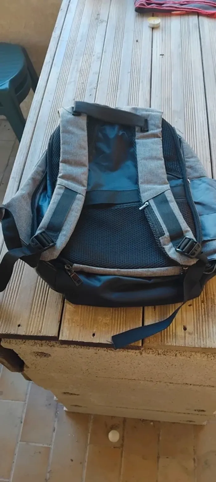 Sac à dos antivol imperméable. - photo numéro 2
