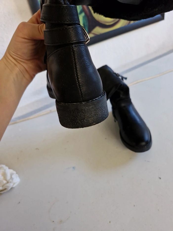 Bottes noires - photo numéro 5