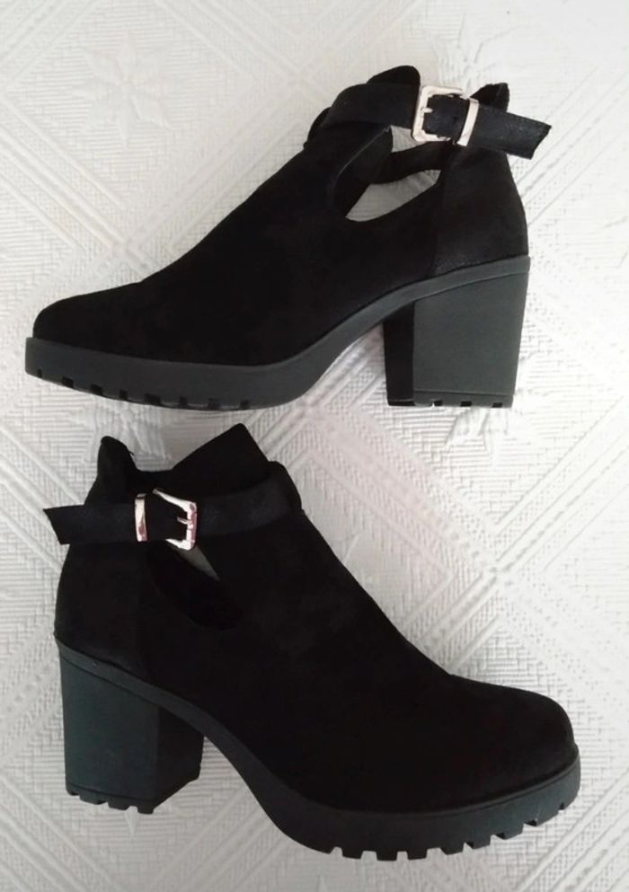 Chaussures Bottines Femme Neuves
