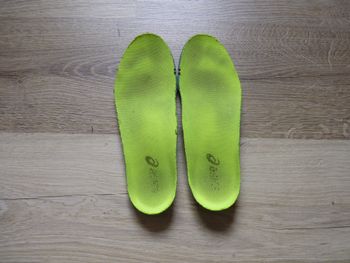 Paire semelles baskets 40 asics sport accessoire chaussure TBE