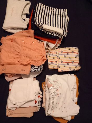 Lots d'habits filles en 3 mois