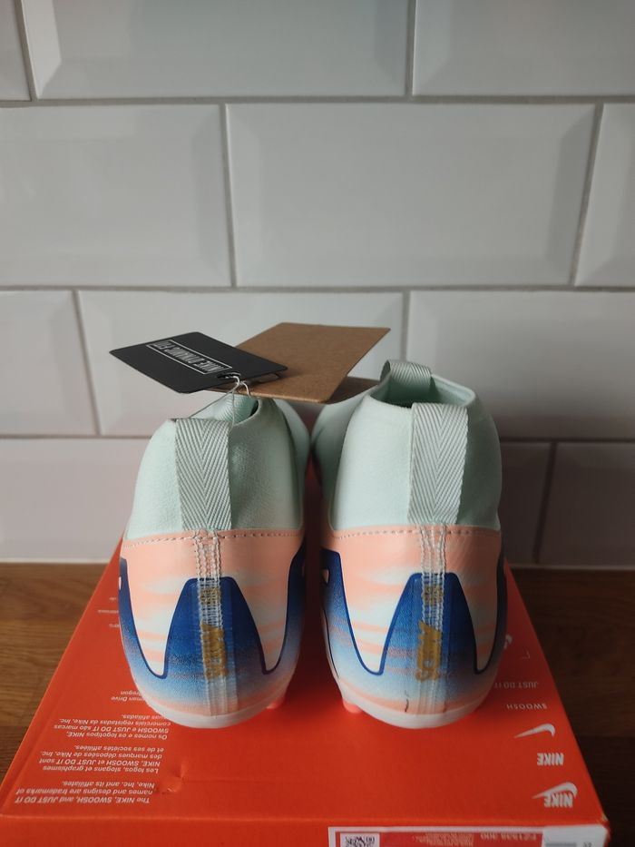 Crampons Nike T 36 - photo numéro 5