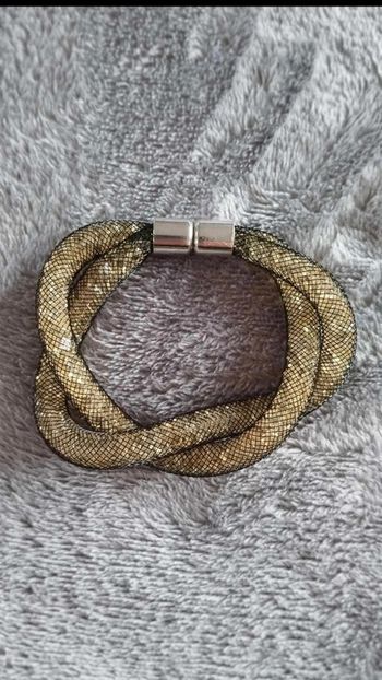 Bracelet  aimanté noir  doré