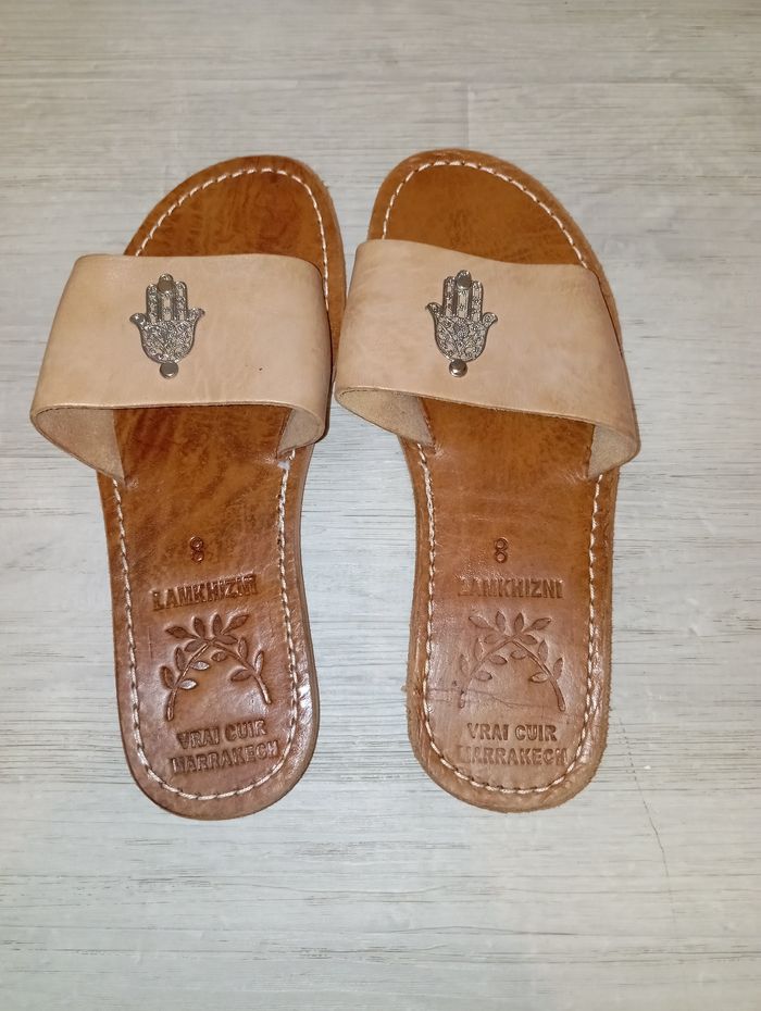 Claquettes en cuir taille 37 neuf