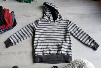 Pull  a capuche 4 ans