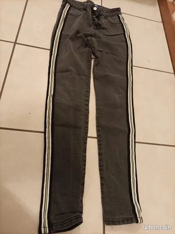 Pantalon Jennyfer taille XS 