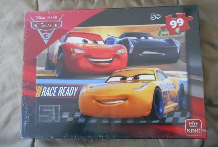 Puzzle cars disney neuf 99 pieces