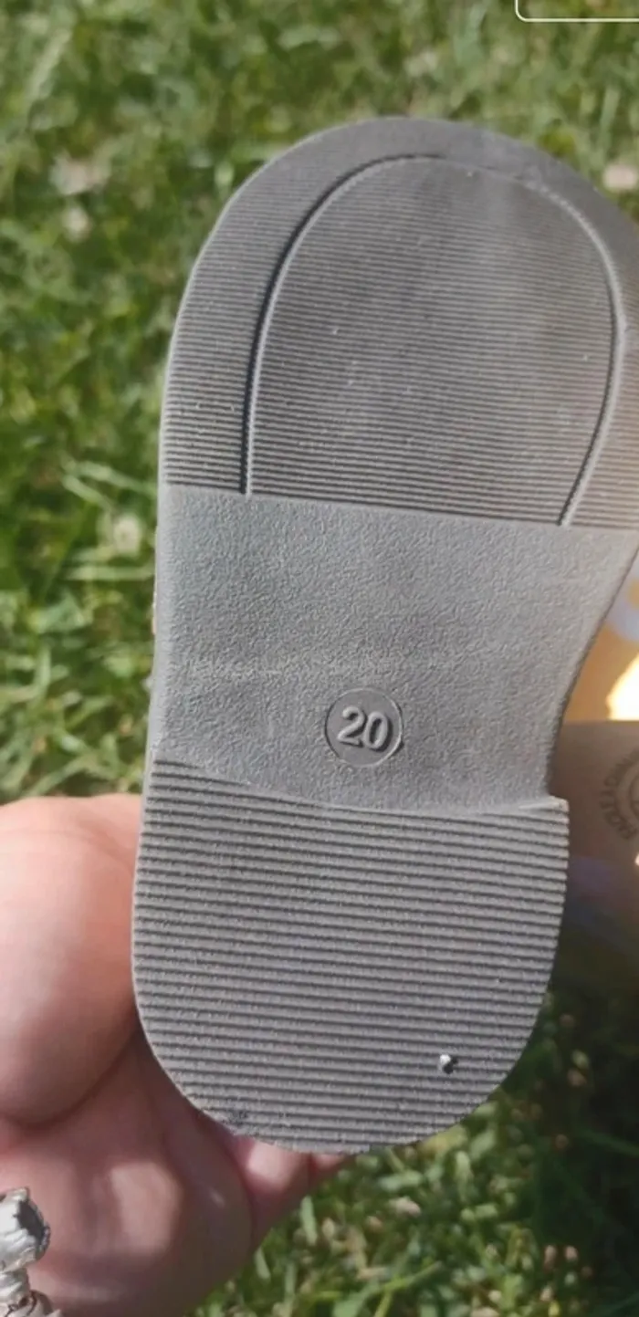 Bottines neuves fille taille 20 - photo numéro 6