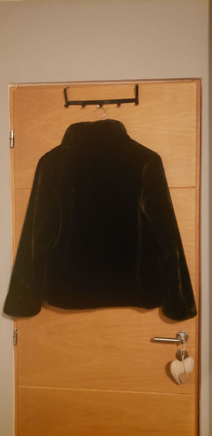 Manteau en fausse fourrure Mango - photo numéro 2