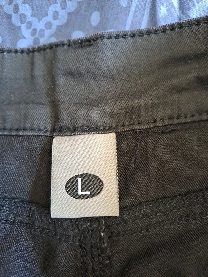 Jupe courte noire T40 - photo numéro 3