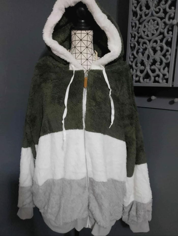Veste Oversize à Capuche Femme Grande Taille 58 – Patchwork Gris & Blanc, Doublée Polaire, Chaude & Tendance ❄️ - photo numéro 2