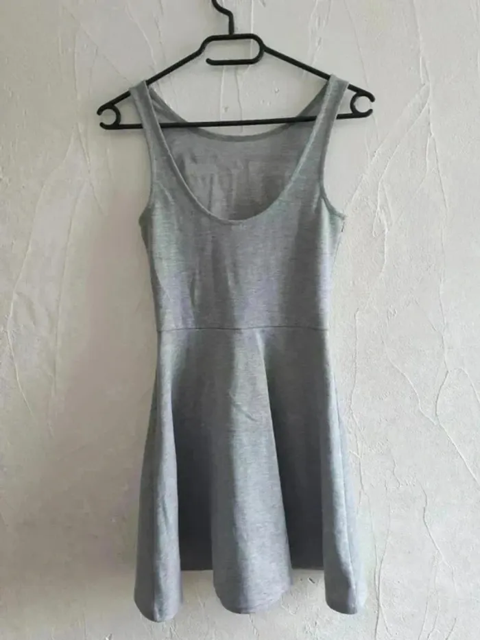 Jolie robe trapèze Taille 34 avec numéro 78 - photo numéro 3
