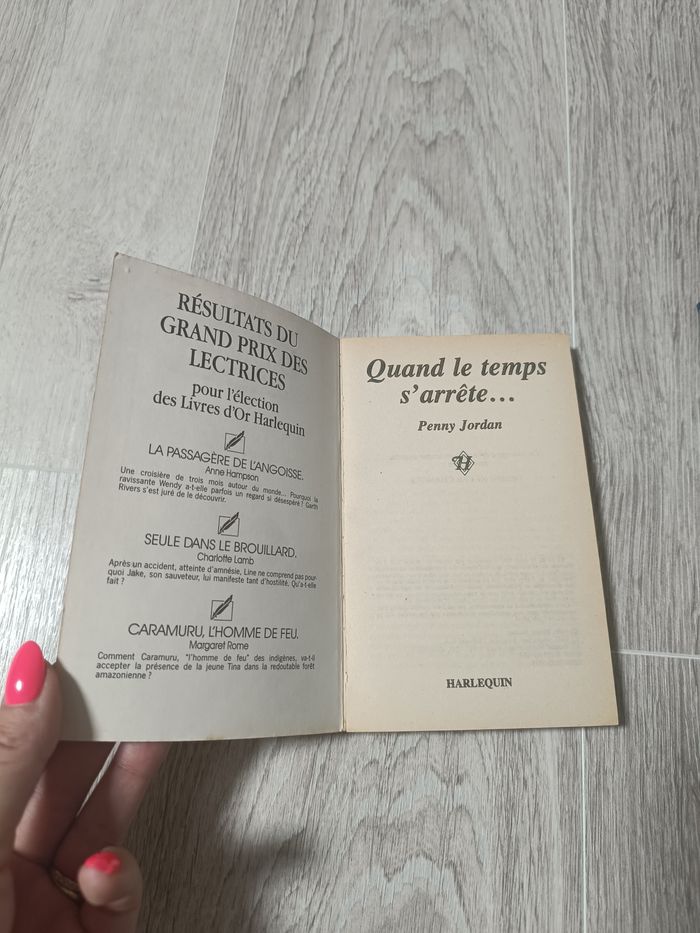 Livre Harlequin collection - photo numéro 3