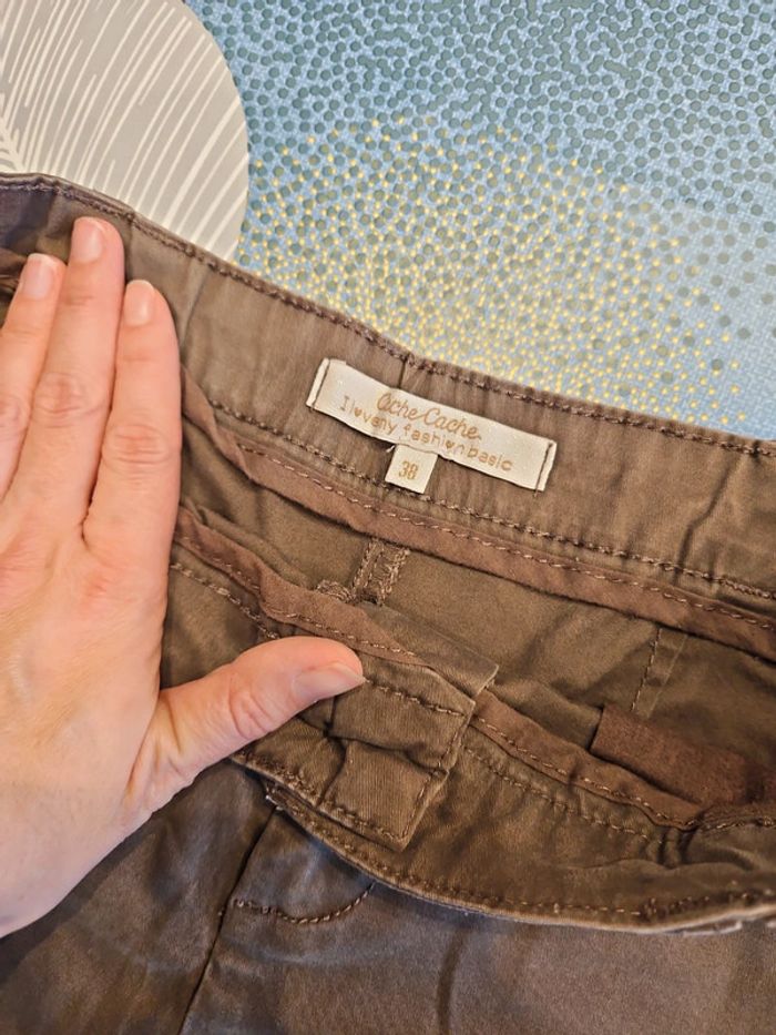 Short marron - photo numéro 3