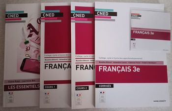 Lot CNED collège Français en 3ème (Les essentiels, Cours 1 et 2, Corrigés et CD)